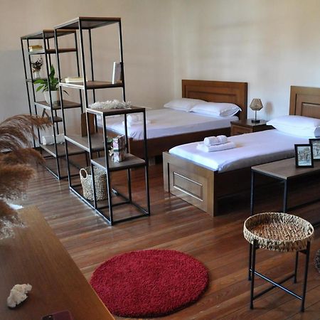 Timber Guest House ベラト エクステリア 写真