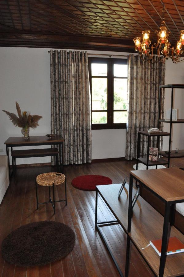 Timber Guest House ベラト エクステリア 写真