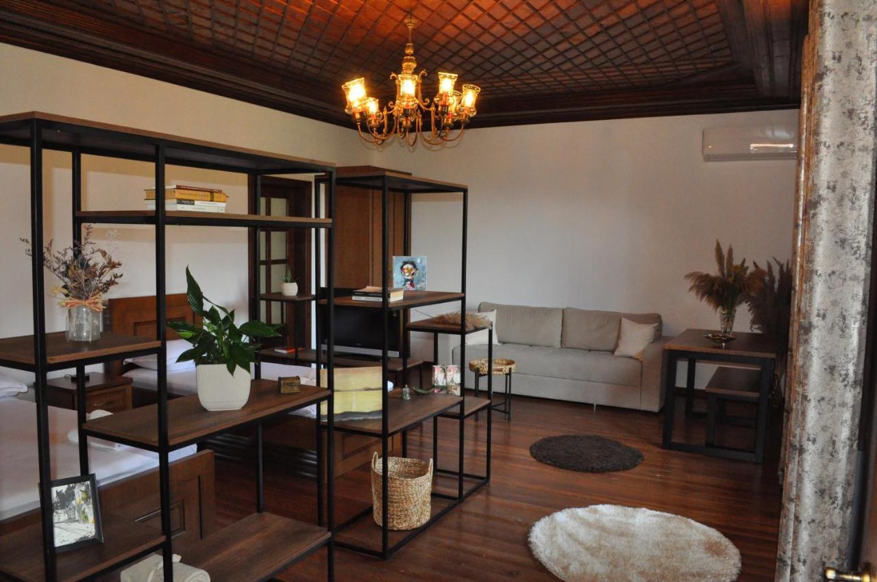 Timber Guest House ベラト エクステリア 写真